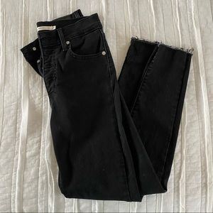 Levi’s Mile High Super Skinny Black Jean, Size 26